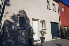 Maison 6 personnes, avec jardin et vue sur parc arboré à 600 m de la mer